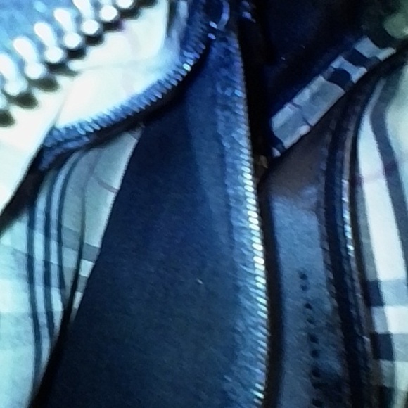 Authentic Burberry wrislet - Picture 13 of 16